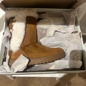 New in box boots size 7